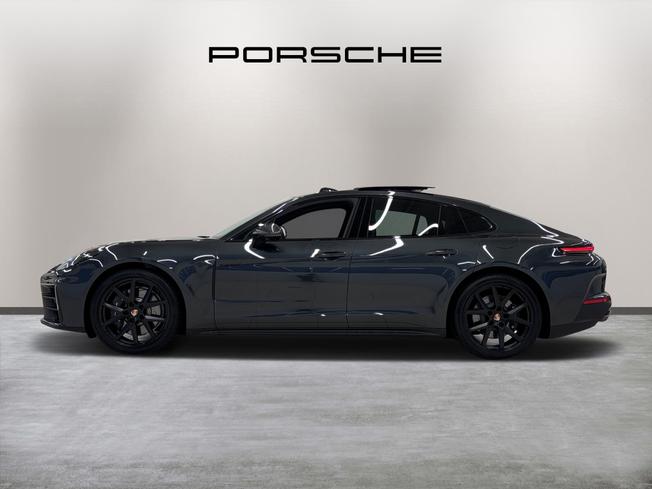 PORSCHE Panamera Photo 4