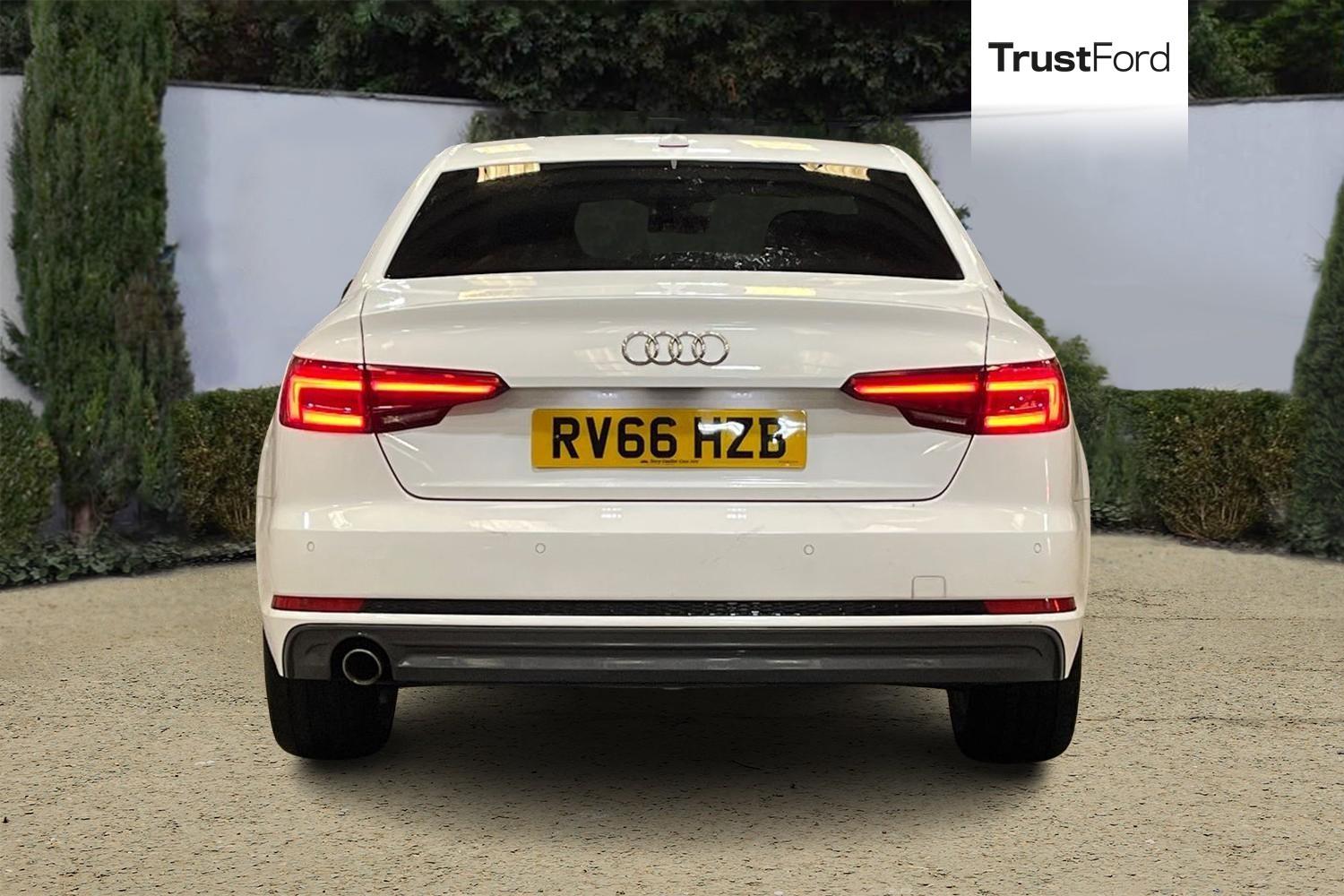 Audi A4 Photo 6