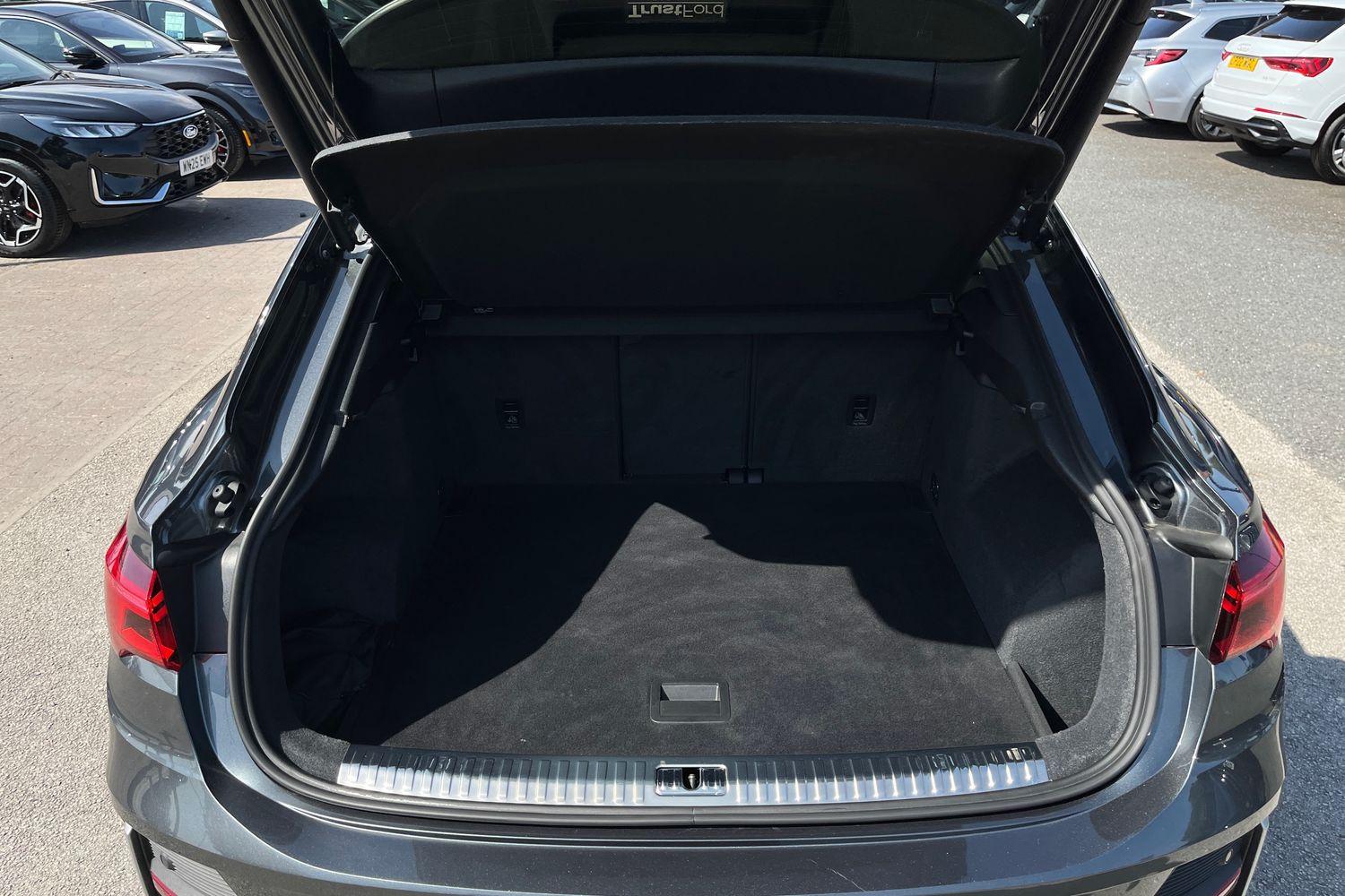 Audi Q3 Photo 20