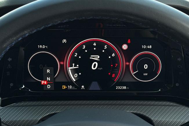 VOLKSWAGEN Golf Photo 28