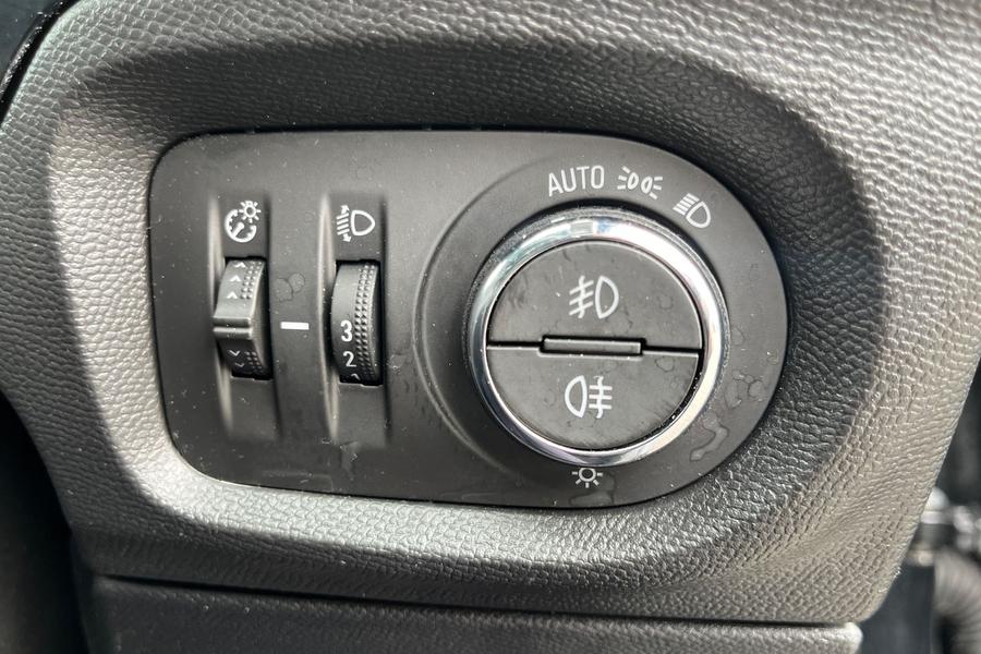 Vauxhall CORSA Photo autoimg-6d20faa4feaa25b82fd7efe02590dded05a50e13.jpg