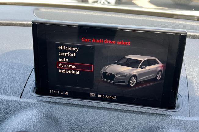 AUDI S3 Photo 33