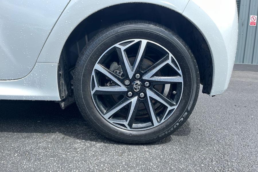 Toyota YARIS Photo autoimg-6d26cb2f1d32e2803f557ec86ee3528afb41c72b.jpg