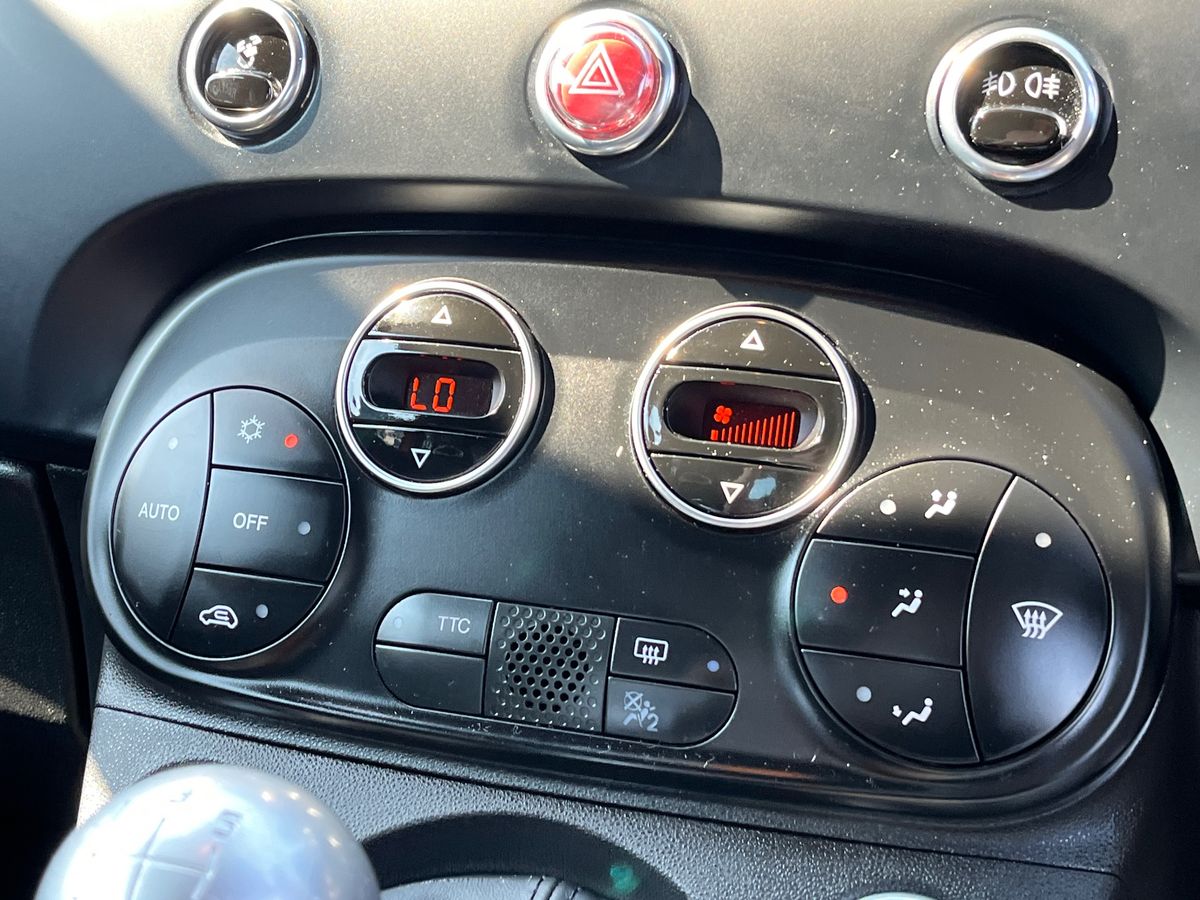 Abarth 695 Photo 12