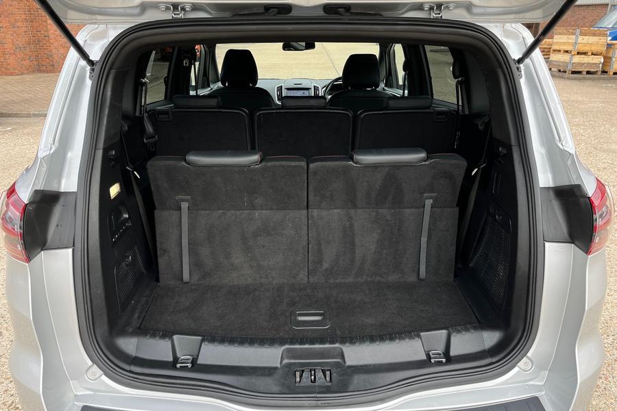 Ford S-Max Photo autoimg-6d2f84cc0d1e3961bffb9c94b6e7931c142fcf19.jpg