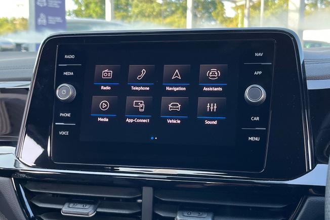 VOLKSWAGEN T-Roc Photo 13