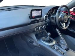 MAZDA MX-5 Photo 2