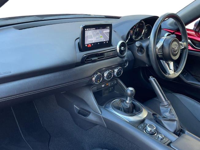 MAZDA MX-5 Photo 2