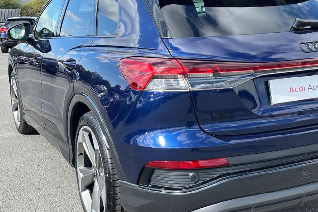 AUDI Q4 e-tron Photo 28