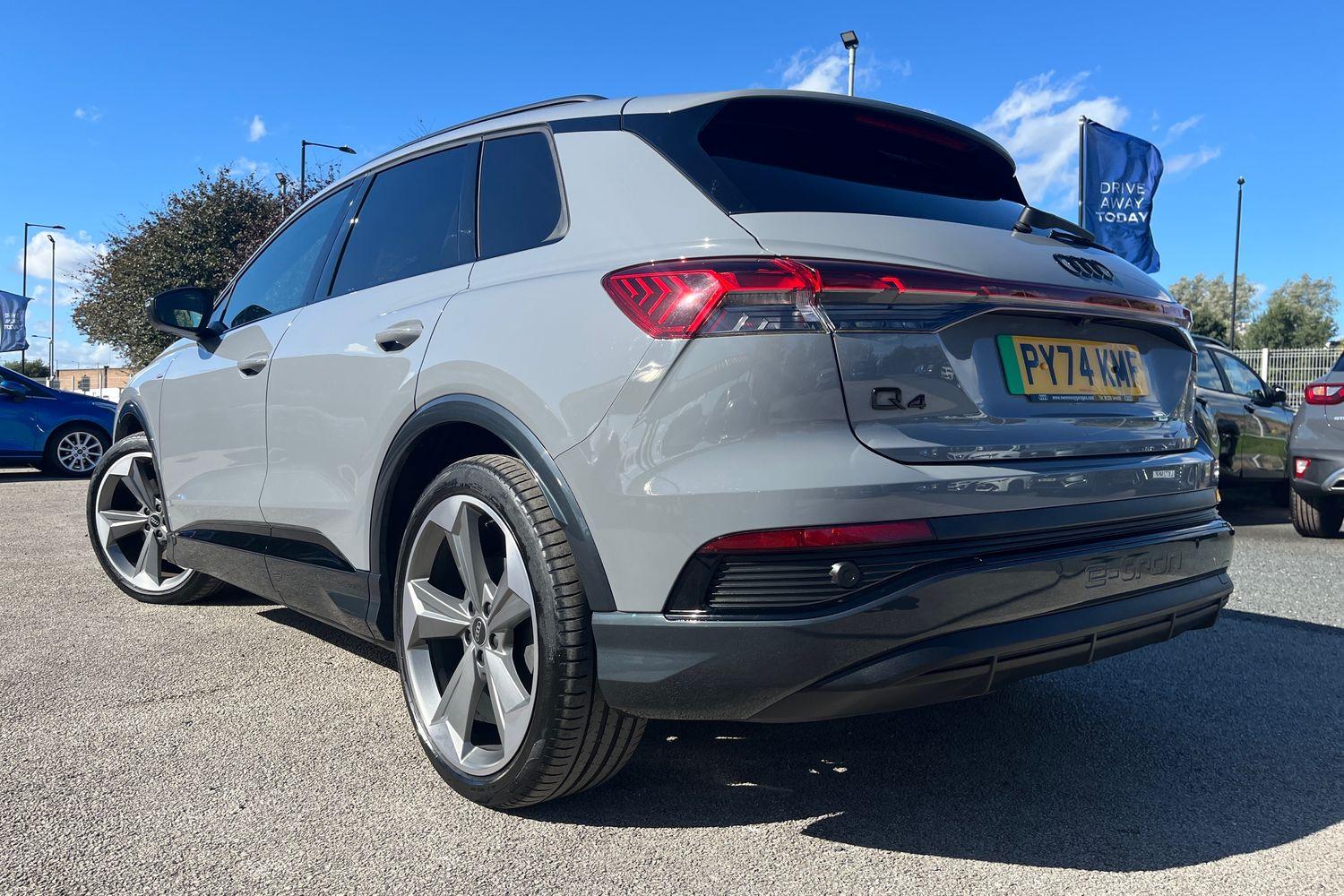Audi Q4 e-tron Photo 37