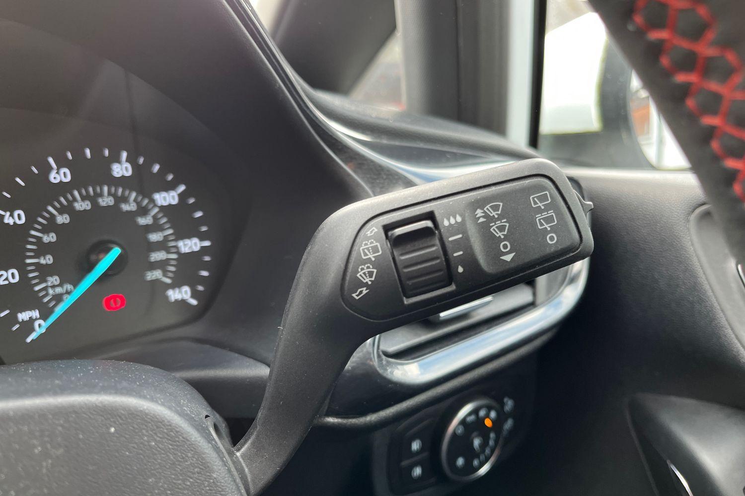 Ford FIESTA Photo 14