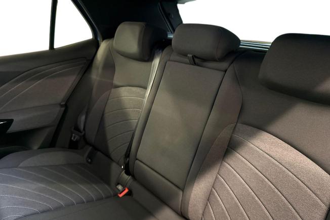 VOLKSWAGEN ID.3 Photo 9