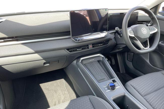 VOLKSWAGEN T-Roc Photo 2