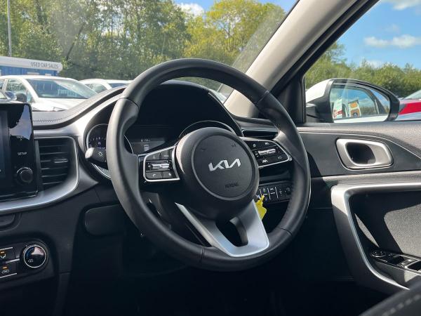 Kia Ceed Photo autoimg-6d466c4723abfc77568cf8ad8907125492d7d2cb.jpg