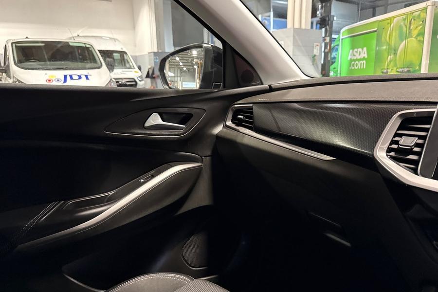 Vauxhall GRANDLAND Photo autoimg-6d4e65f9329bf9fb395ff8fec6620e9bc6c9165b.jpg