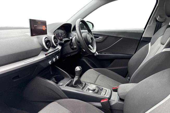AUDI Q2 Photo 2