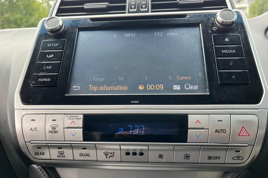 Toyota Land Cruiser Photo autoimg-6d561a645b025b41d277e4bdd6bf4b0320610510.jpg