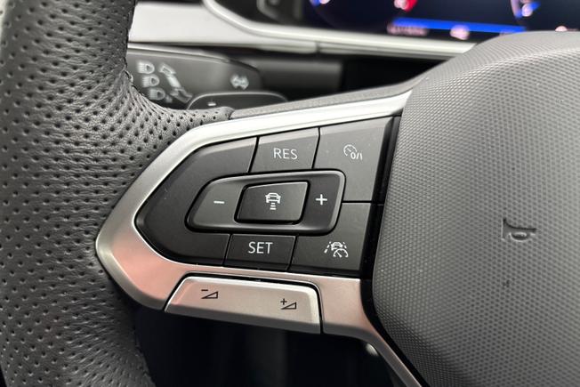 VOLKSWAGEN T-Roc Photo 16