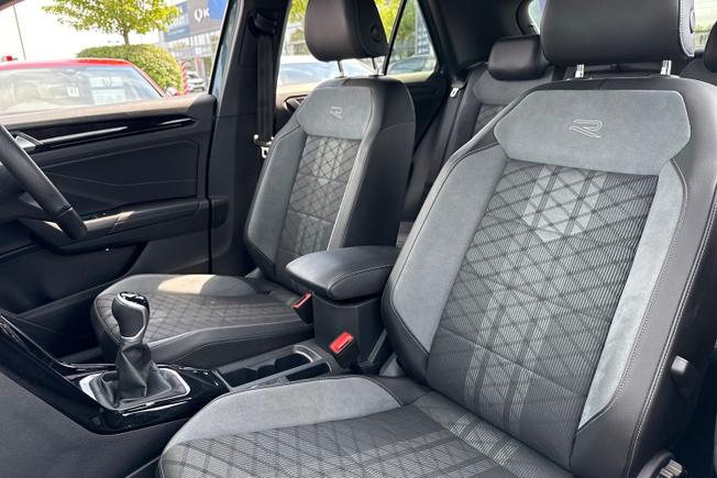 VOLKSWAGEN T-Roc Photo 21