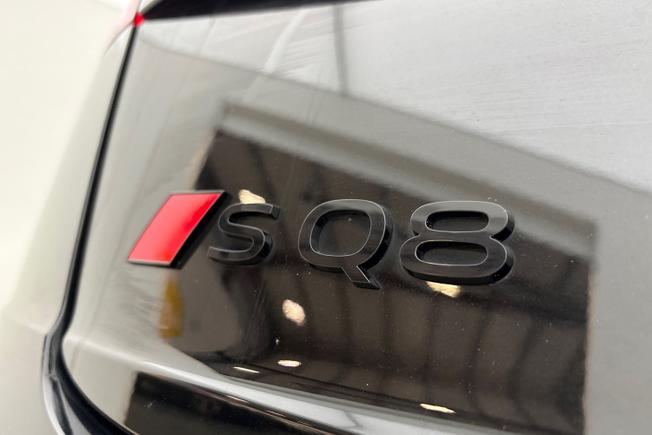 AUDI SQ8 Photo 28