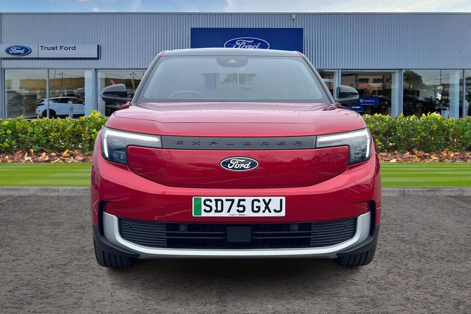 Ford Explorer Photo 5