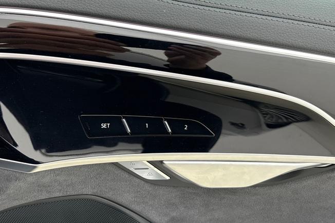Audi A8 Photo 26
