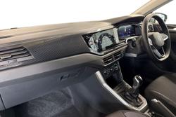 VOLKSWAGEN Polo Photo 2