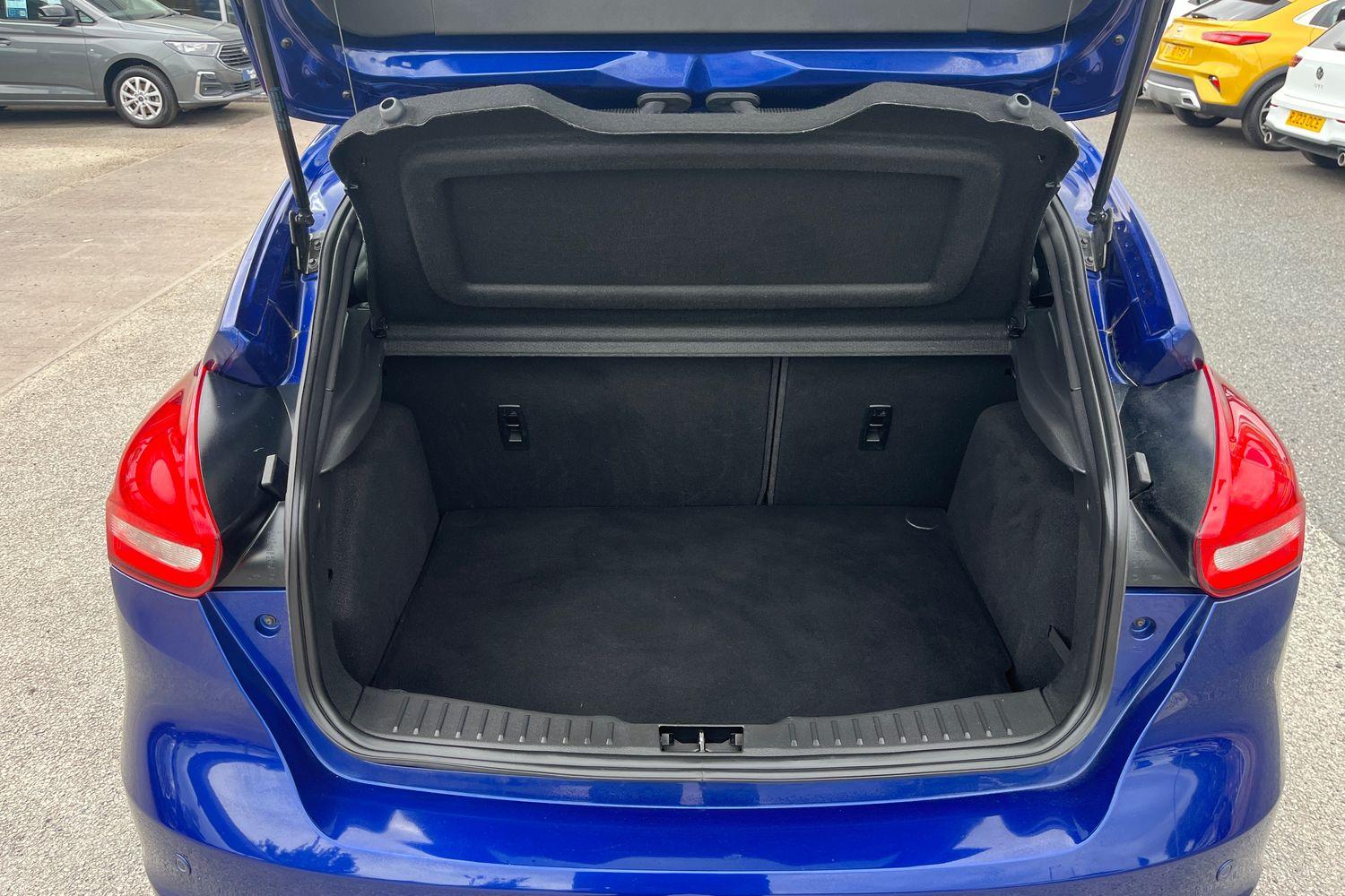 Ford Focus Photo 20
