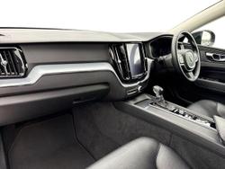 VOLVO XC60 Photo 2