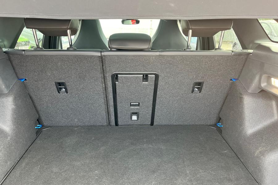 Ford EXPLORER Photo autoimg-6d7a4146339fcbe05a9f0c66bc38e3ce213224e3.jpg