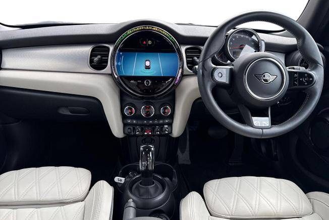 MINI Hatch Photo 10