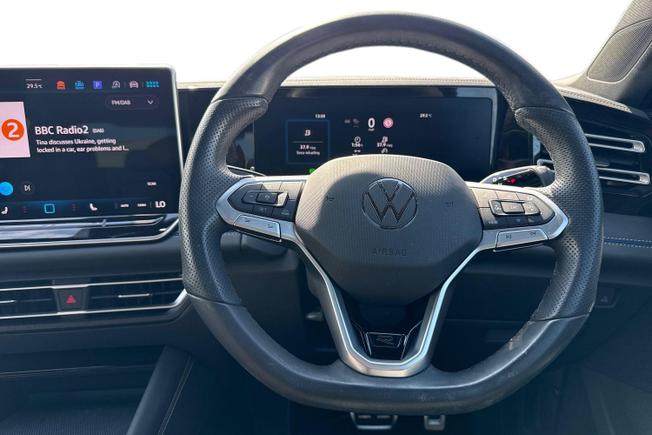 VOLKSWAGEN Tiguan Photo 11