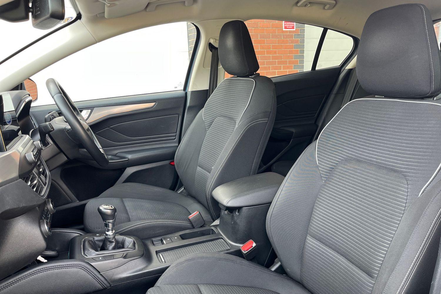 Ford FOCUS Photo 18
