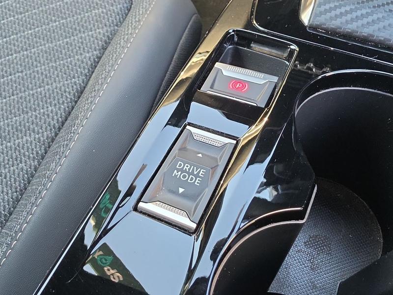 Used Peugeot 2008 KM25UPP 37