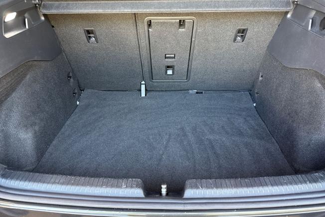 VOLKSWAGEN ID.3 Photo 12