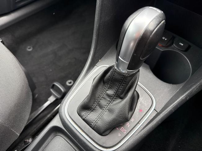 VOLKSWAGEN Polo Photo 28
