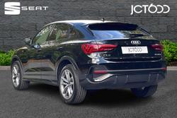 AUDI Q3 Photo 3