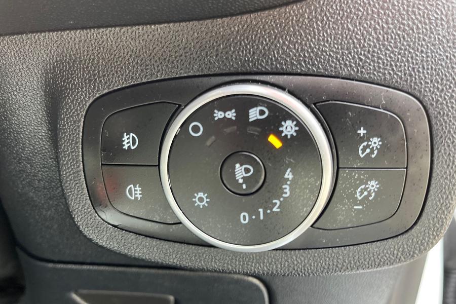 Ford FIESTA Photo autoimg-6d944620aa0c7bb0ed08b84a6cb740de07d33ad3.jpg