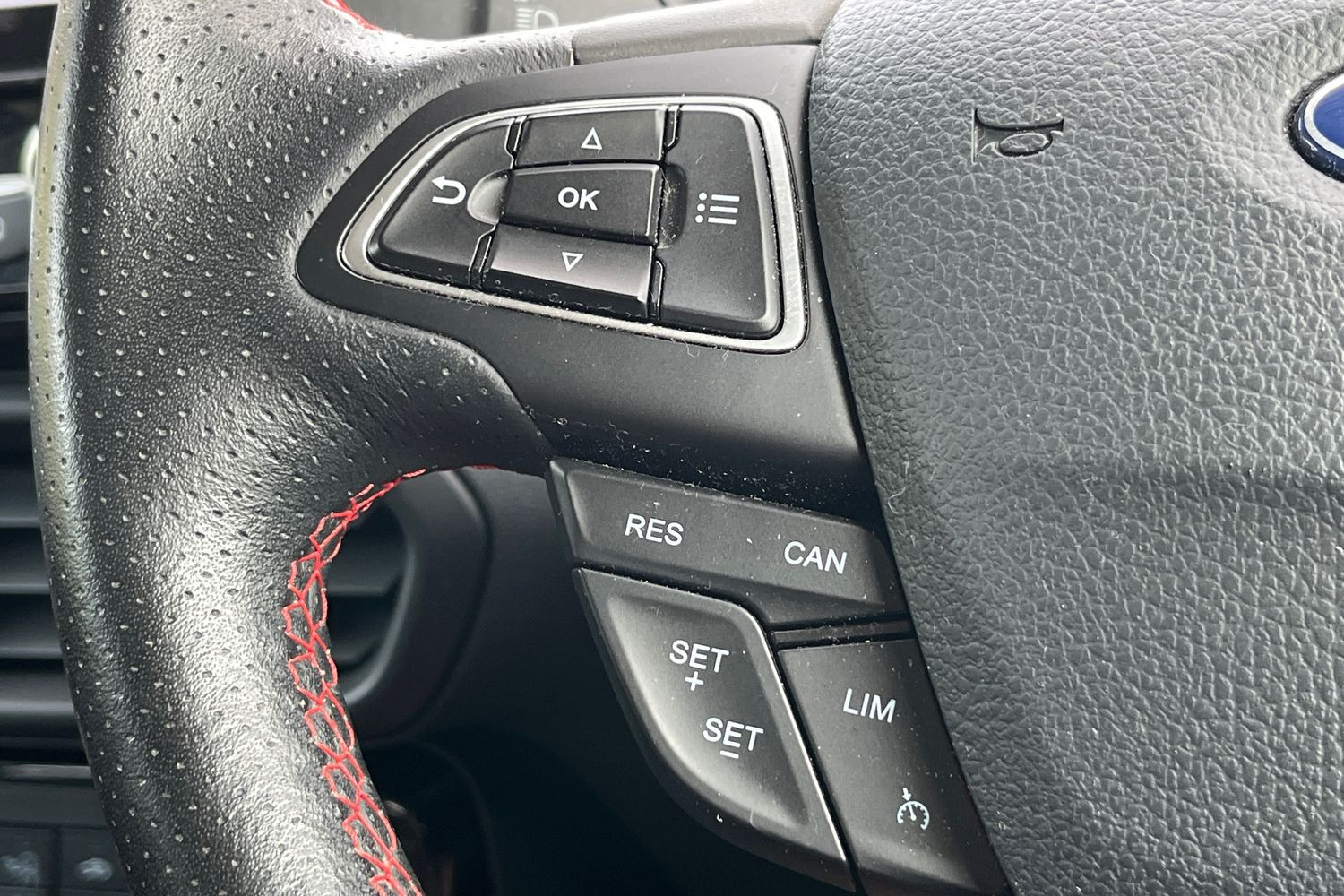 Ford EcoSport Photo 30