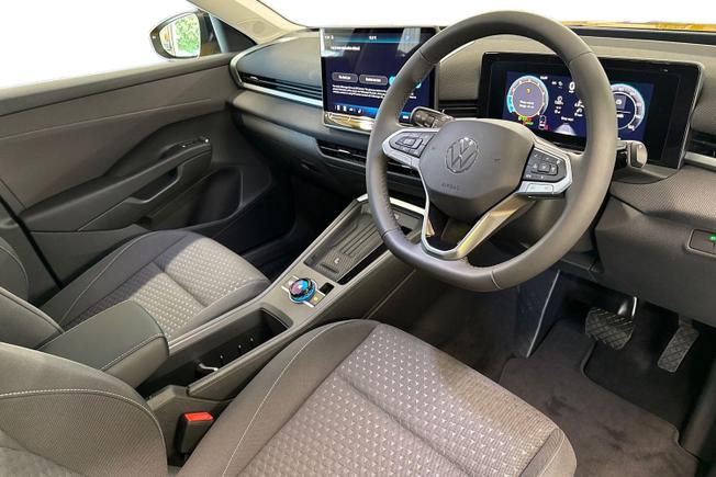 Volkswagen T-Roc Photo 6