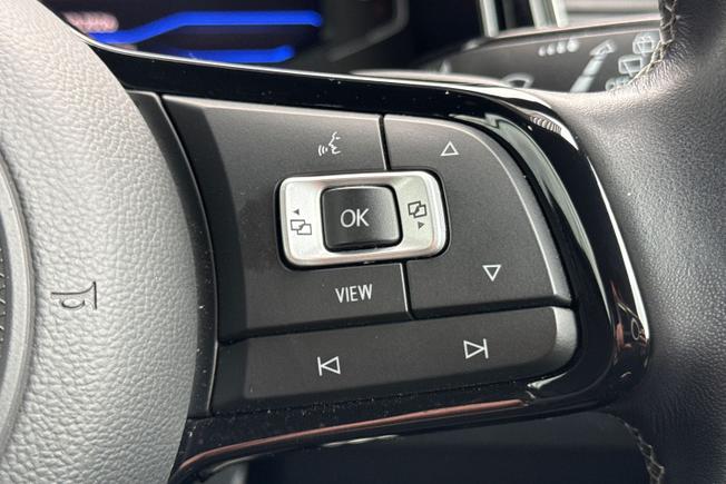 VOLKSWAGEN T-ROC Photo 17