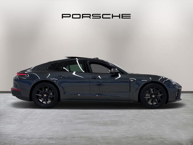 PORSCHE Panamera Photo 8