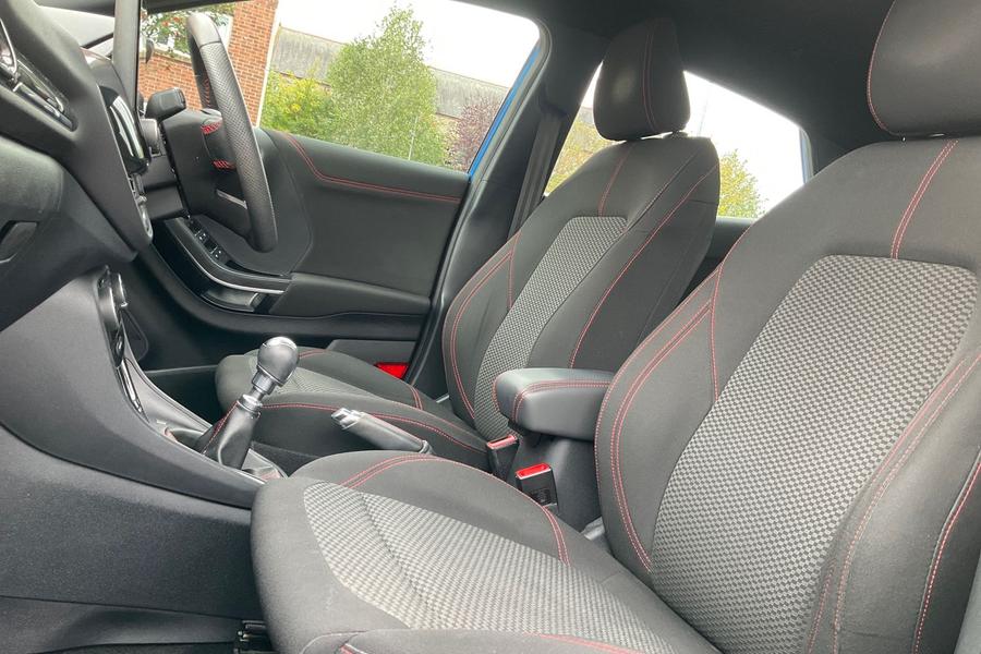 Ford PUMA Photo autoimg-6da077f2d9bd11bdeda7aef8ddba2ba2483cb3a2.jpg