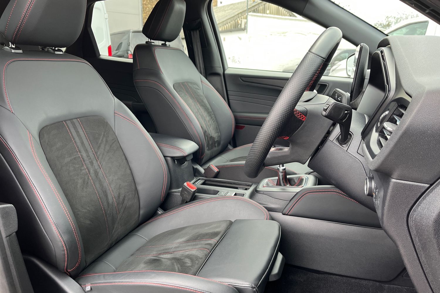Ford KUGA Photo 16