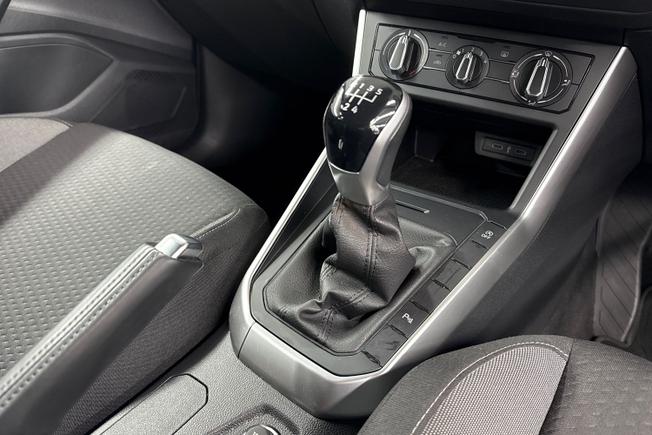 VOLKSWAGEN Polo Photo 25