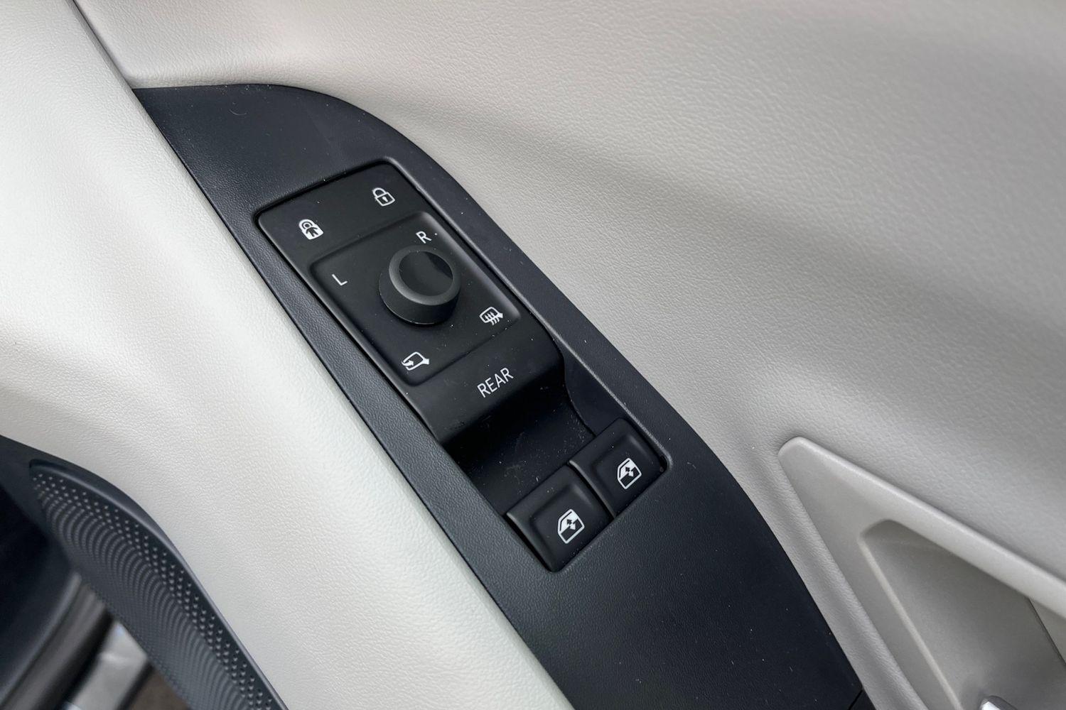 Ford Explorer Photo 15