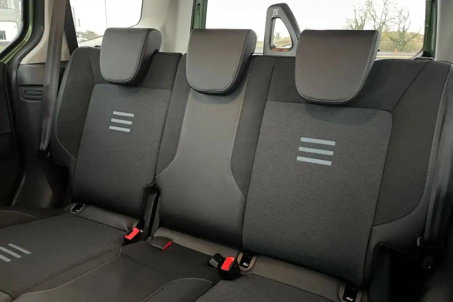 Ford E-TOURNEO COURIER Photo autoimg-6daa7be5836acbb99fa3a657ebeb5cde2cf26762.jpg