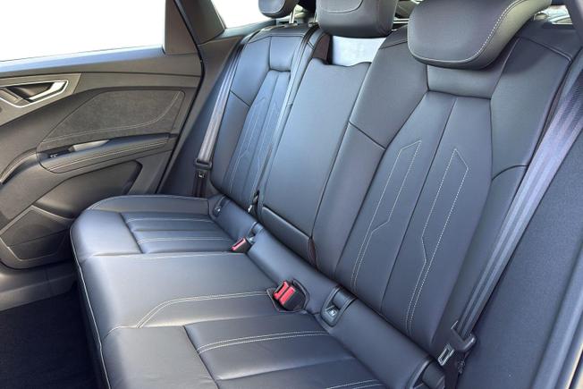 AUDI  Audi Q4 Sportback Photo 9