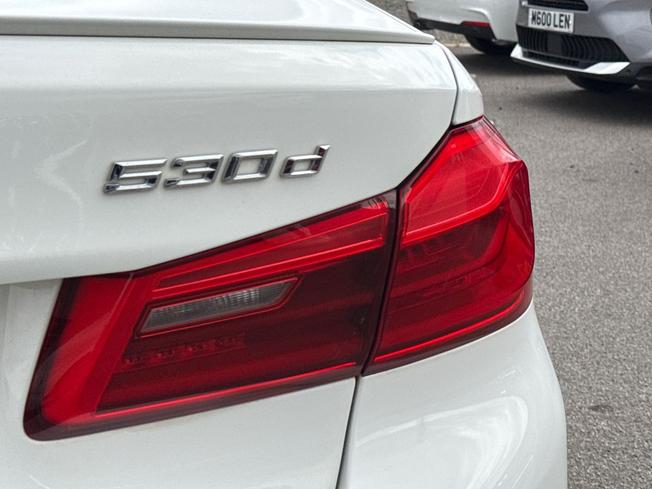 BMW 5 Series Photo 18