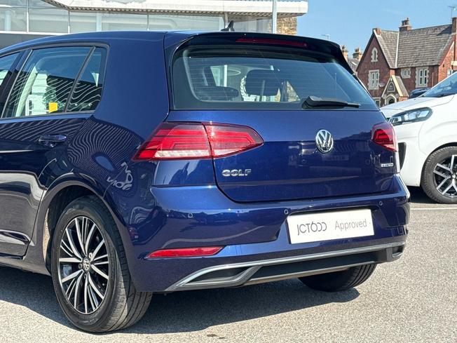 VOLKSWAGEN Golf Photo 29